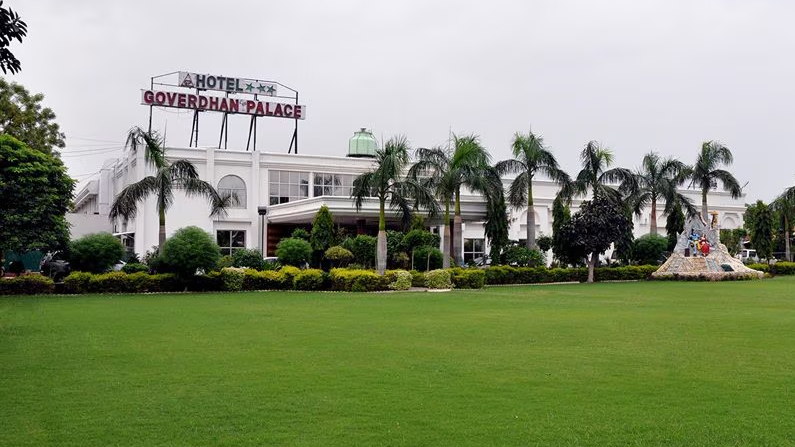 hotel-govardan-palace