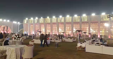 The Keyaan Saloni<br />
